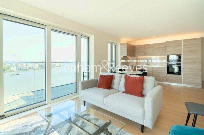 2 Bedroom Flat To Rent In Duke Of Wellington Avenue, Woolwich, SE18