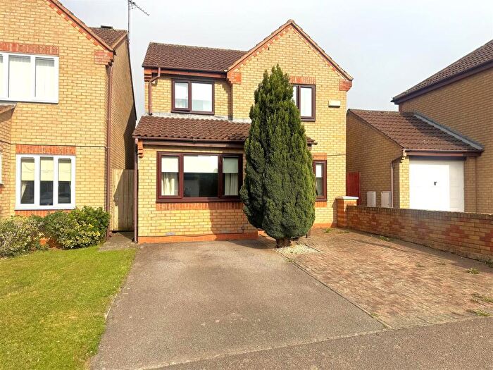 3 Bedroom Detached House For Sale In Yardley Close, Corby, NN17