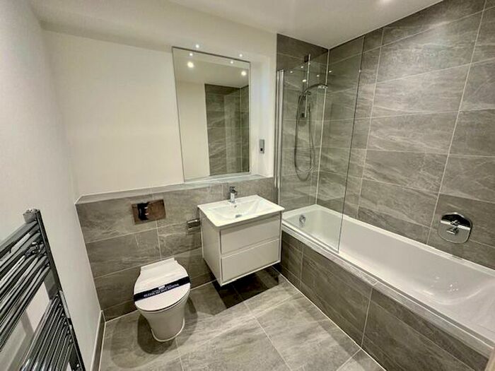 2 Bedroom Apartment To Rent In Crown Lane, Maidenhead, SL6