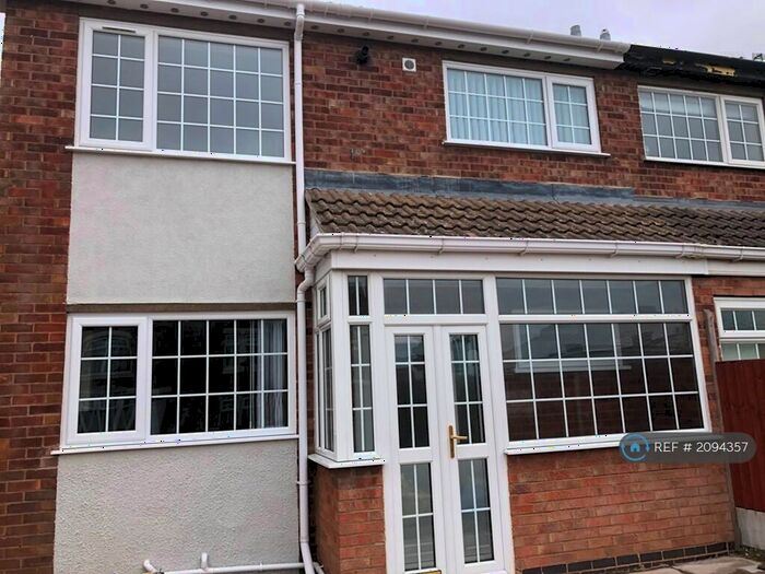3 Bedroom Semi-Detached House To Rent In London Road, Hinckley, LE10