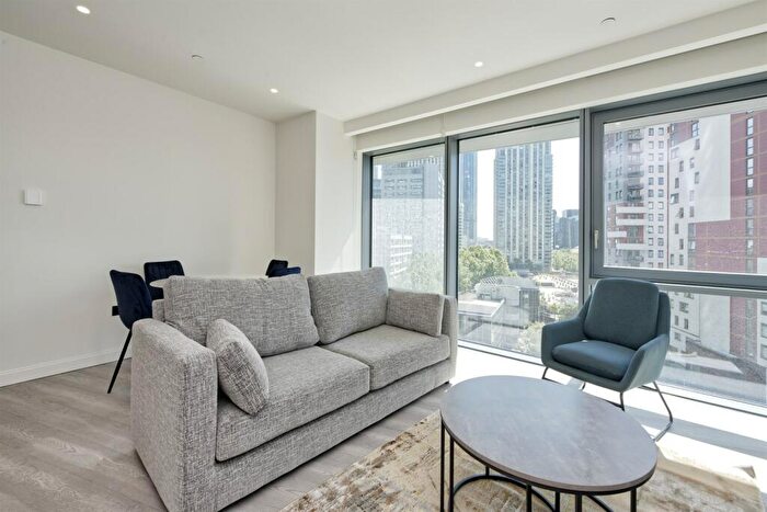 2 Bedroom Apartment To Rent In Aspen Wharf, Canary Wharf, E14