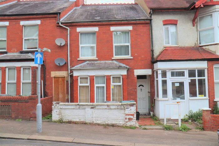 4 Bedroom Terraced House To Rent In Russel Rise, Luton, LU1