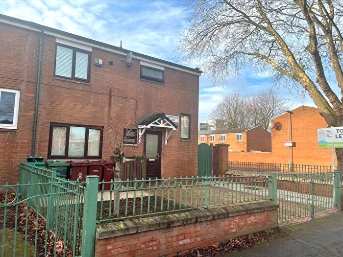 3 Bedroom Terraced House To Rent In Carmoor Road, Manchester, M13