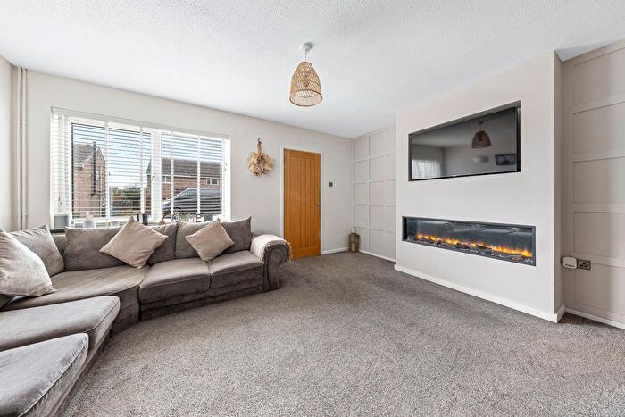 3 Bedroom Semi Detached House For Sale In Butterton Drive, Ashgate, Chesterfield, S40