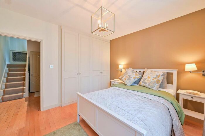 1 Bedroom Flat To Rent In West Eaton Place, Belgravia, London, SW1X