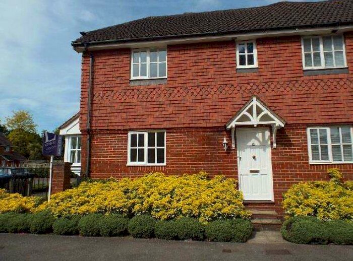 1 Bedroom End Of Terrace House To Rent In Woking, Surrey, GU22