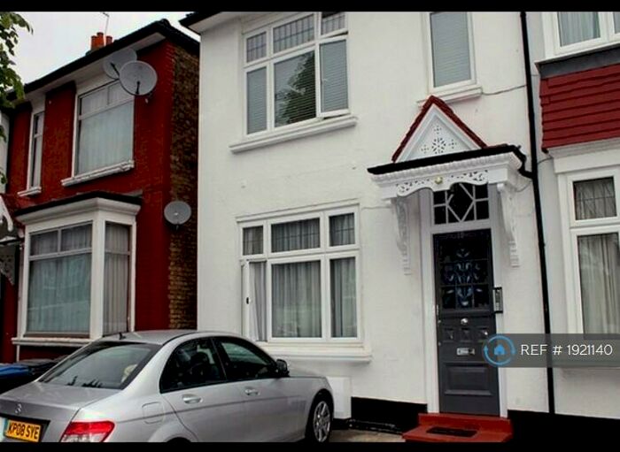 1 Bedroom Flat To Rent In Sidney Avenue, Palmers Green, N13