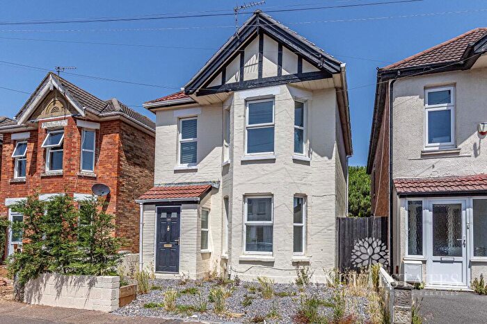 4 Bedroom Detached House For Sale In Shelbourne Road, Bournemouth, Bournemouth Christchurch Poole, BH8