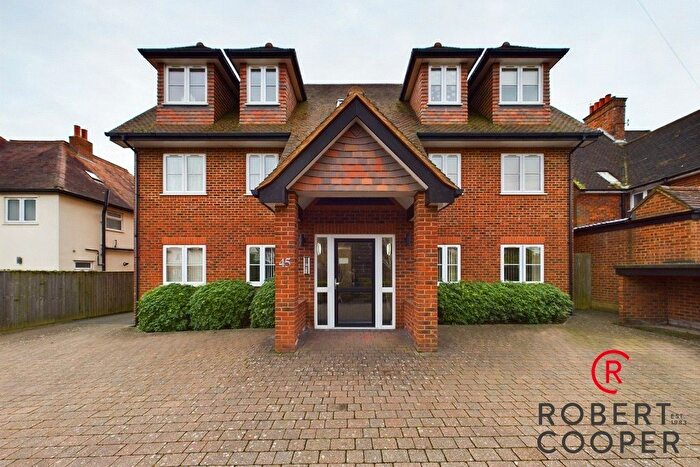 2 Bedroom Flat To Rent In Kingsend, Ruislip, HA4