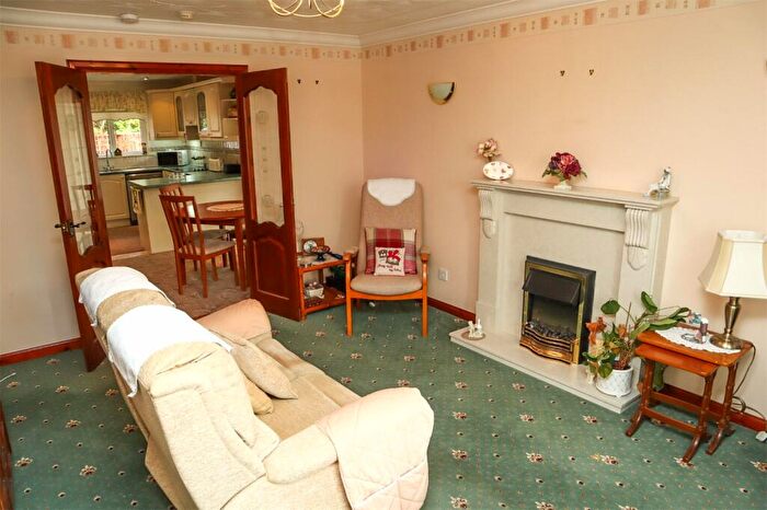 2 Bedroom Bungalow For Sale In Hazel Grove, Shotts, North Lanarkshire, ML7