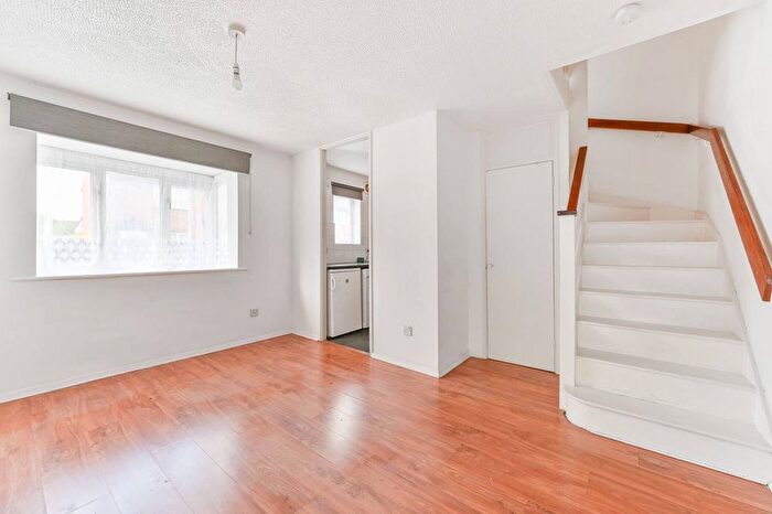 1 Bedroom Property To Rent In Firs Close, Mitcham, CR4