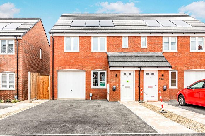 3 Bedroom Property To Rent In Bradshaw Close, Market Harborough, LE16