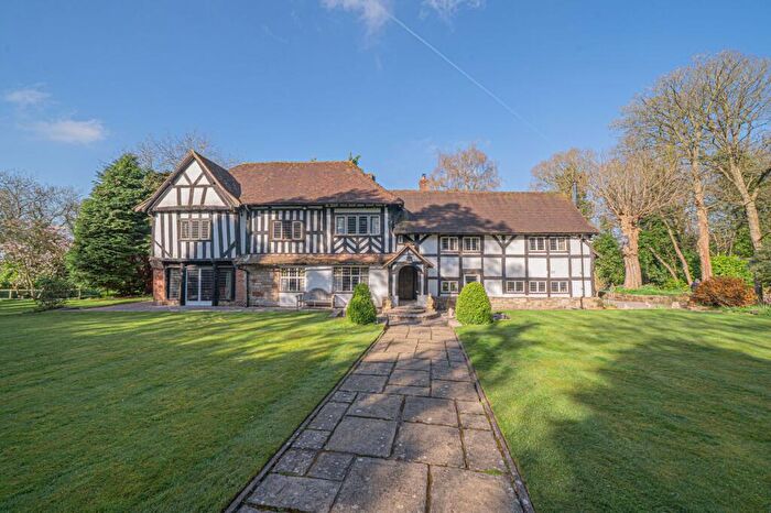 5 Bedroom Detached House For Sale In Solihull Road, Hampton-In-Arden, B92