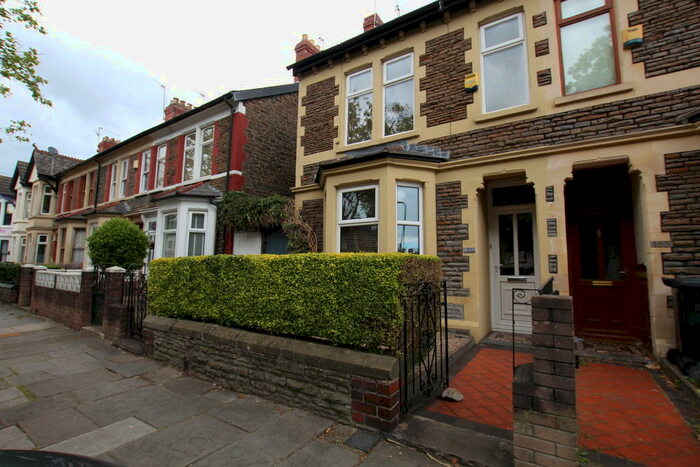 3 Bedroom End Of Terrace House To Rent In Moorland Road, Splott, Cardiff, CF24