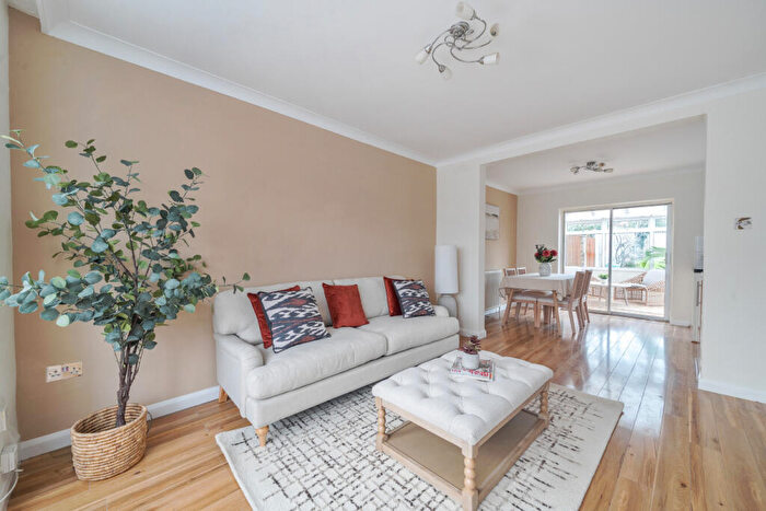 3 Bedroom Semi Detached House For Sale In Walden Avenue, Chislehurst, Kent, BR7