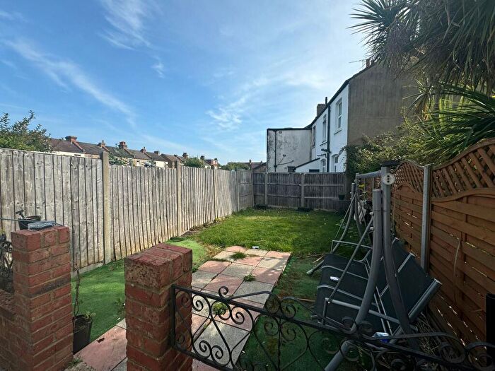 2 Bedroom Terraced House To Rent In Northway Road, CR0