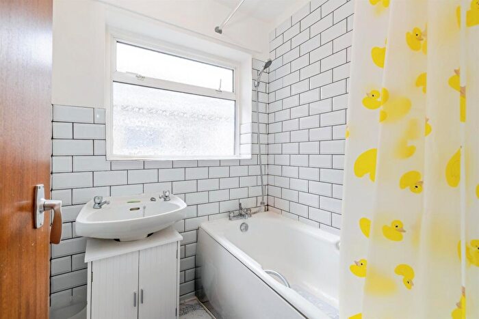 2 Bedroom Detached Bungalow For Sale In Beech Road, Branston, Lincoln, LN4