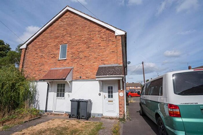 2 Bedroom Flat For Sale In Amanda Drive, Birmingham, B26