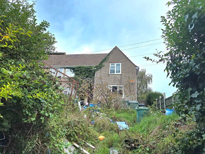 3 Bedroom End Of Terrace House For Sale In Newport Road, Cowes, PO31