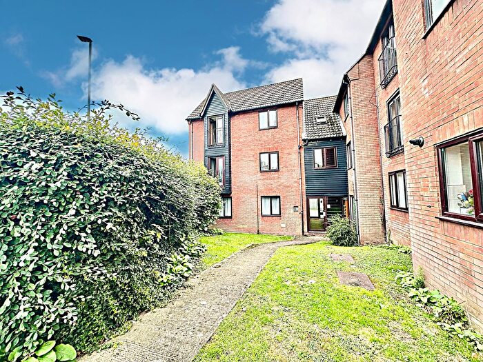 1 Bedroom Flat To Rent In Shakespeare Road, Bedford, MK40