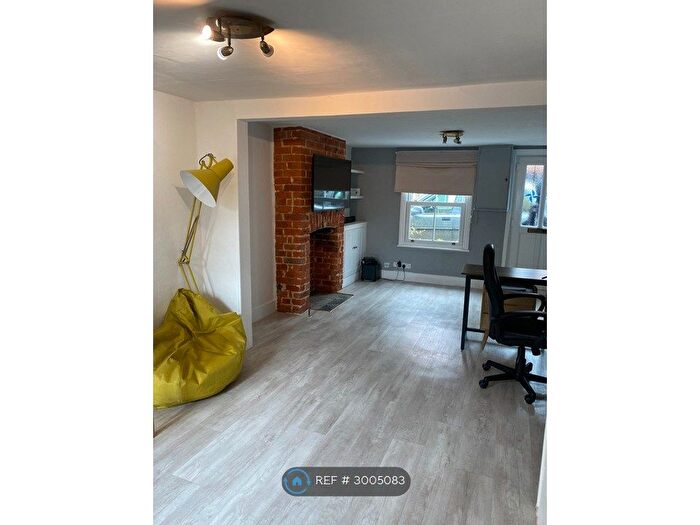 2 Bedroom Terraced House To Rent In Albert Street, Tring, HP23