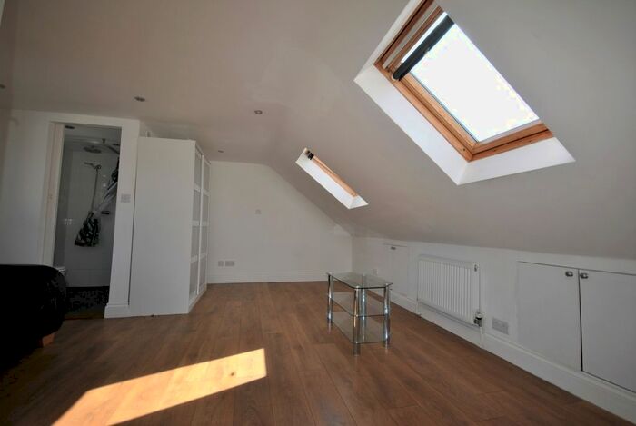 1 Bedroom Studio To Rent In Cobland Road, London, SE12