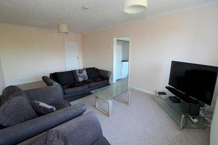 2 Bedroom Flat To Rent In Stanley Park Road, Wallington, SM6