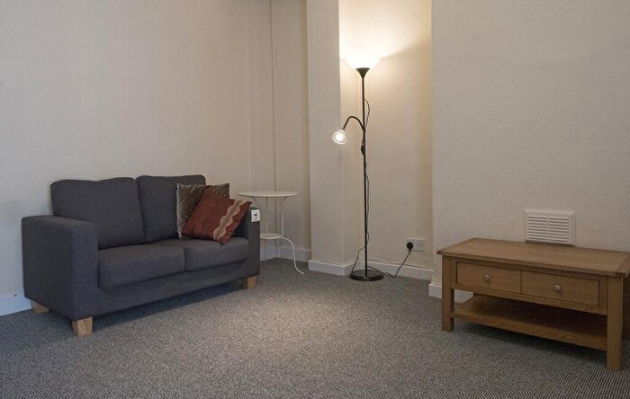 4 Bedroom House To Rent In Park Road, Lenton, Birmingham, Nottinghamshire, NG7