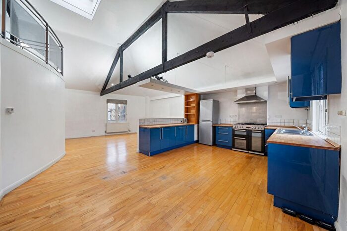 2 Bedroom Flat To Rent In Flowers Mews, London, N19