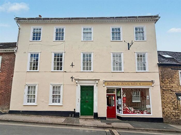 1 Bedroom Apartment To Rent In A Barrack Street, Bridport, DT6