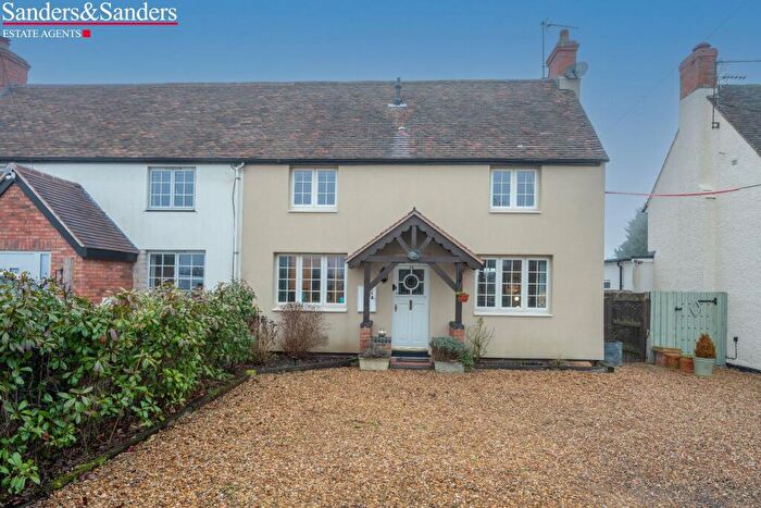 3 Bedroom Semi Detached House For Sale In Evesham Road, Cookhill, Alcester, B49