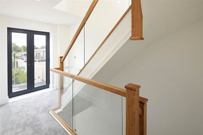 5 Bedroom Terraced House For Sale In Waterside Close, Faversham, ME13