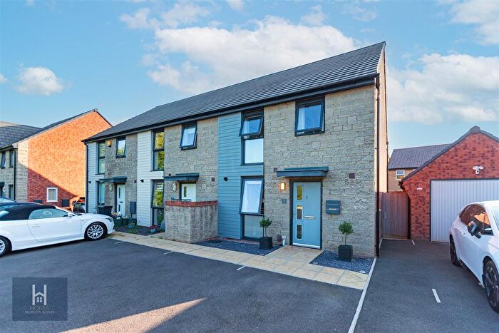 3 Bedroom End Of Terrace House For Sale In Webb Crescent, Yate, BS37