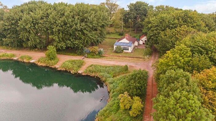 4 Bedroom Bungalow For Sale In Hoe Hill, Barton Upon Humber, DN18