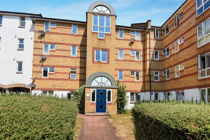 1 Bedroom Apartment To Rent In Dunnage Crescent, Surrey Quays, SE16