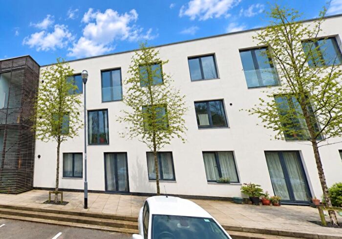 1 Bedroom Flat For Sale In Flat Bradwell Court, Godstone Road, Whyteleafe, Surrey, CR3