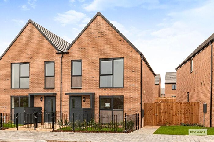 3 Bedroom House To Rent In Wildflower Avenue, Bristol, BS13