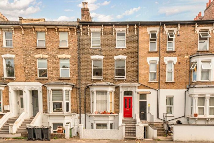 1 Bedroom Flat For Sale In Cricketfield Road, Hackney Central, E5