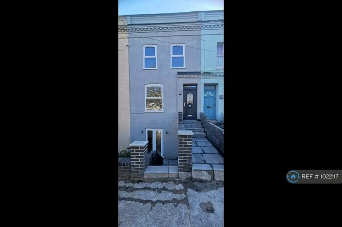 4 Bedroom Terraced House To Rent In Albert Street, Harwich, CO12