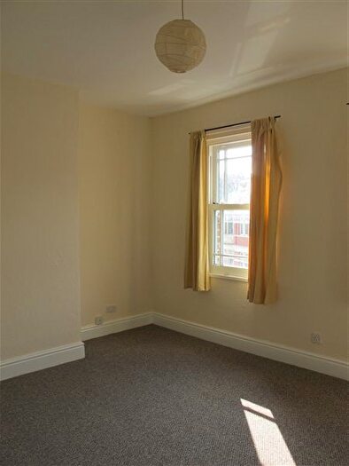 1 Bedroom Flat To Rent In Commercial Street, Newport, NP20