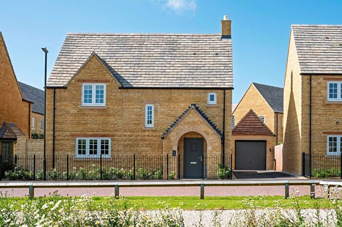3 Bedroom Detached House For Sale In Claudius Drive, Moreton-In-Marsh, GL56