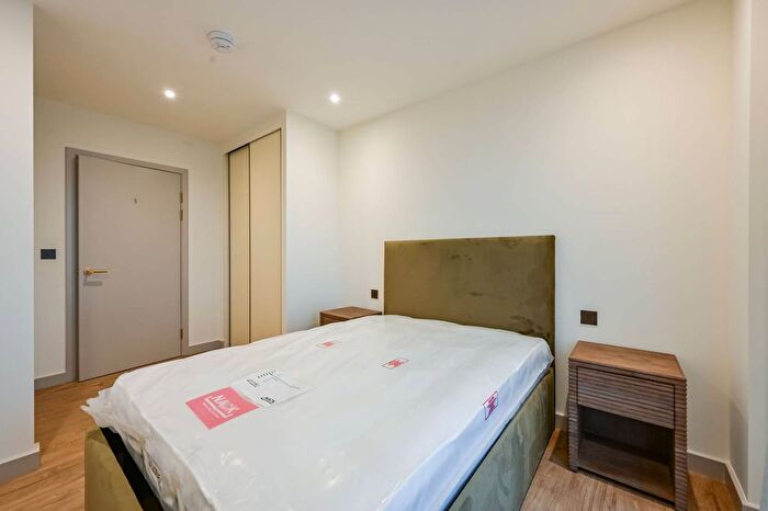 2 Bedroom Flat To Rent In Selbourne Road, Walthamstow, E17