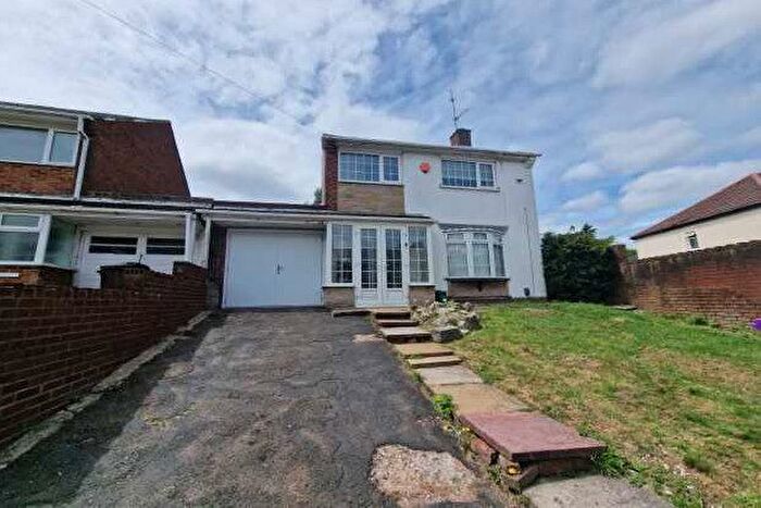 3 Bedroom Property To Rent In Barnett Road, Willenhall, WV13