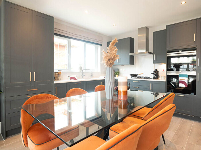 4 Bedroom Detached House For Sale In Shaftesbury Road, Gillingham, SP8