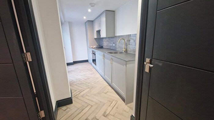 1 Bedroom Flat To Rent In Montague Street, Worthing Central, Worthing, BN11