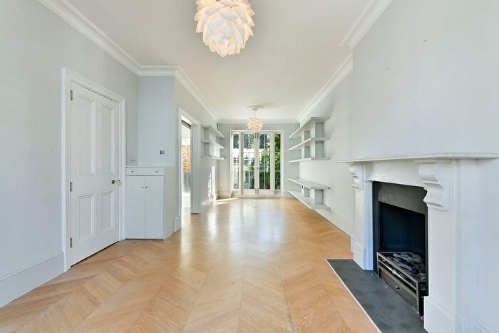 3 Bedroom Terraced House To Rent In Portland Road, London, W11