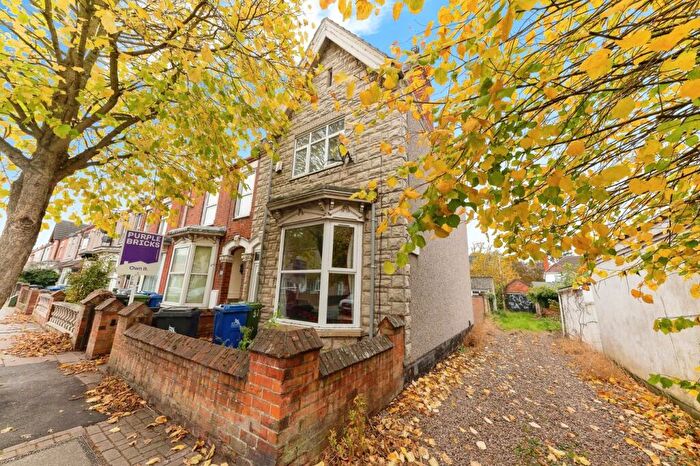 4 Bedroom End Of Terrace House For Sale In Legsby Avenue, Grimsby, DN32