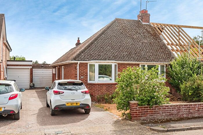 3 Bedroom Semi-Detached Bungalow For Sale In Wantage Road, Wallingford, OX10