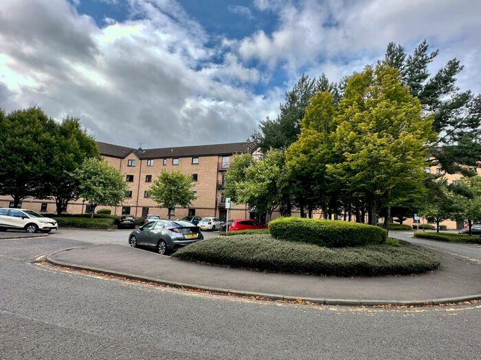 2 Bedroom Flat To Rent In Riverview Drive, Waterfront, Glasgow, G5