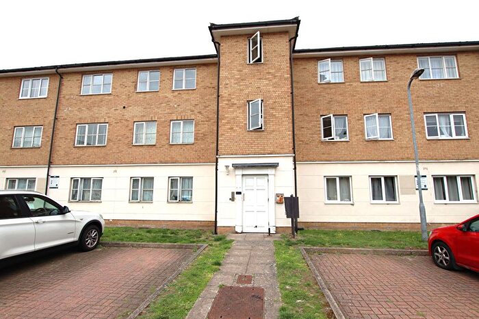 2 Bedroom Flat To Rent In Causton Square, Dagenham, RM10